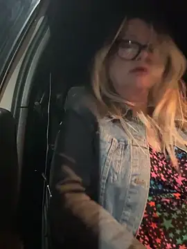 SuzieSub online show from March 29, 2026, 8:10 pm