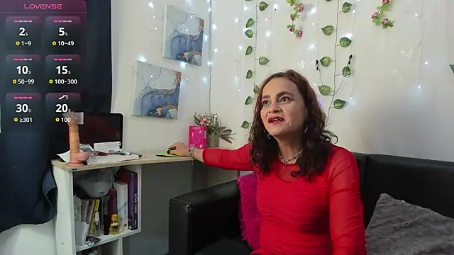 Mishell Bons online show from November 4, 2025, 6:01 pm