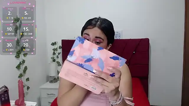 Julieta curvy69 online show from October 2, 2025, 12:08 pm