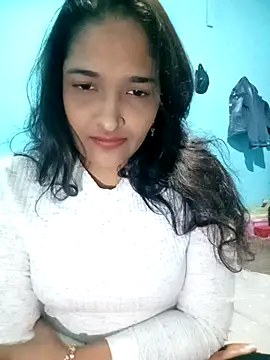 Hotty-couple063 online show from November 11, 2025, 7:52 pm