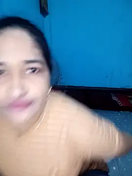 Hotty-couple063 online show from November 14, 2025, 6:39 am