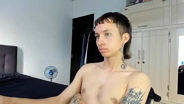 Snapshot of spacehumanz chatting on January 14, 2026, 2:09 pm spacehumanz online show from January 14, 2026, 2:09 pm