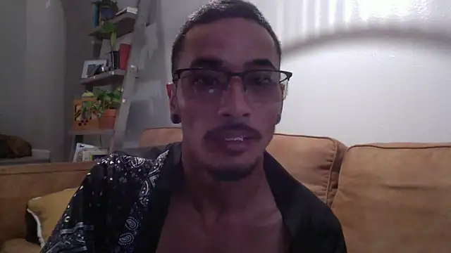 tanjir020 online show from September 17, 2025, 4:42 pm