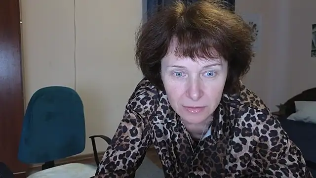 Lia Tito online show from November 1, 2025, 5:03 am