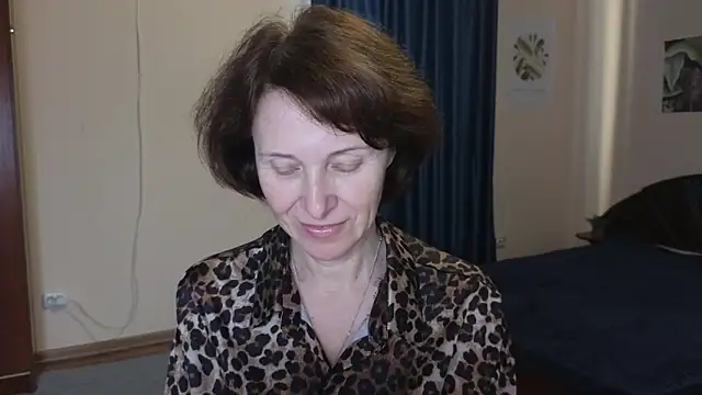 Lia Tito online show from November 15, 2025, 5:44 am