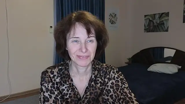 Lia Tito online show from November 22, 2025, 5:28 am