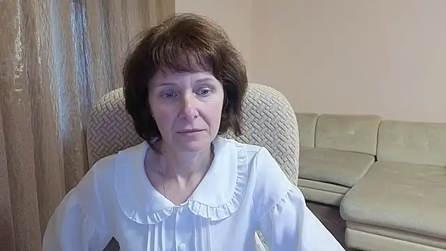 Lia Tito online show from October 6, 2025, 2:18 pm