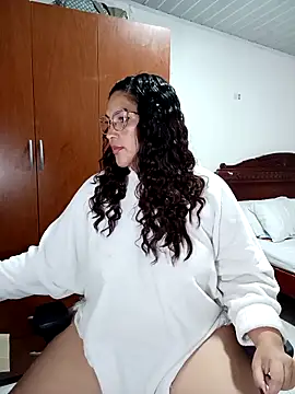 Ivy horse  online show from December 18, 2025, 1:33 am