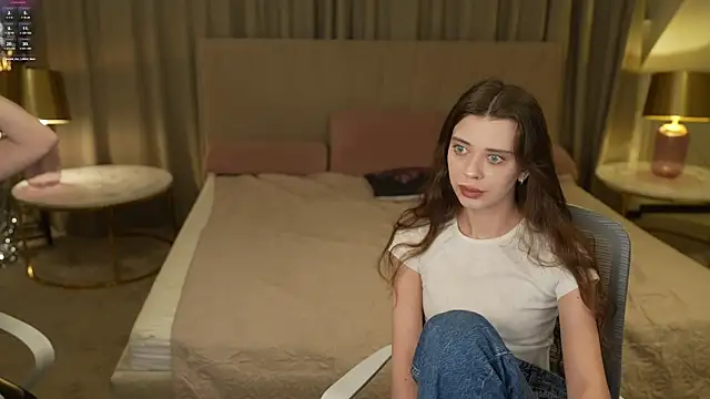 Regina Sweet054 online show from November 2, 2025, 3:17 pm