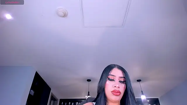 LeahLombardi  online show from October 22, 2025, 3:17 am