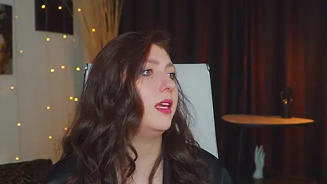 Snapshot of Mary_Miiller chatting on October 16, 2025, 6:21 am Mary Miiller online show from October 16, 2025, 6:21 am