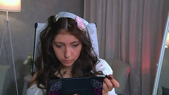 Snapshot of Mary_Miiller chatting on October 30, 2025, 10:02 am Mary Miiller online show from October 30, 2025, 10:02 am