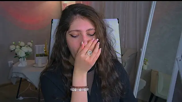 Mary Miiller online show from February 17, 2026, 6:44 am