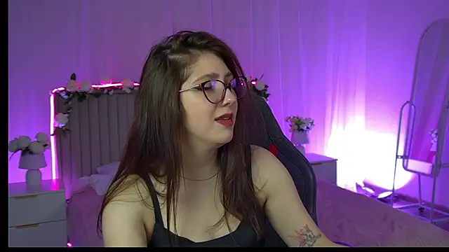 Mary Miiller online show from December 3, 2025, 12:37 pm