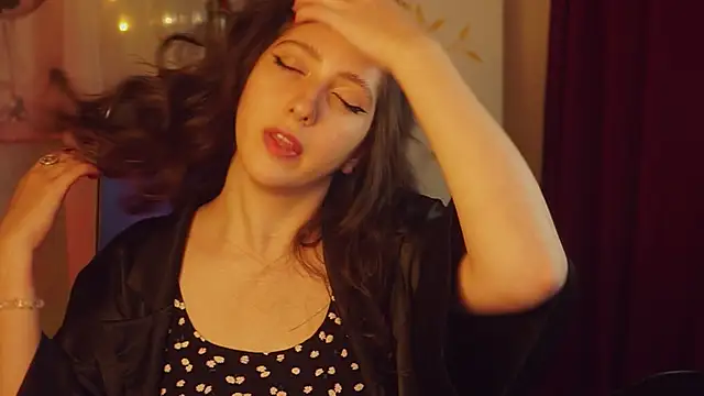 Snapshot of Mary_Miiller chatting on September 11, 2025, 9:42 am Mary Miiller online show from September 11, 2025, 9:42 am