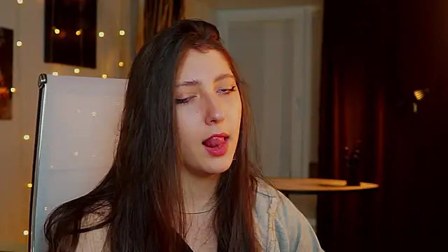 Snapshot of Mary_Miiller chatting on September 20, 2025, 9:25 am Mary Miiller online show from September 20, 2025, 9:25 am