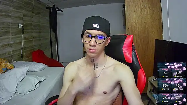 Snapshot of angelicious_ chatting on November 21, 2025, 11:26 pm angelicious online show from November 21, 2025, 11:26 pm