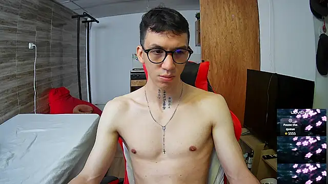 Snapshot of angelicious_ chatting on November 14, 2025, 1:04 pm angelicious online show from November 14, 2025, 1:04 pm