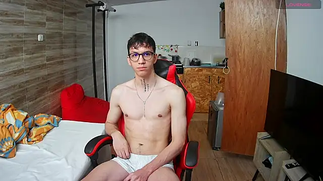 Snapshot of angelicious_ chatting on September 9, 2025, 12:14 pm angelicious online show from September 9, 2025, 12:14 pm