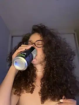 JhenneRouge online show from November 7, 2025, 1:32 am