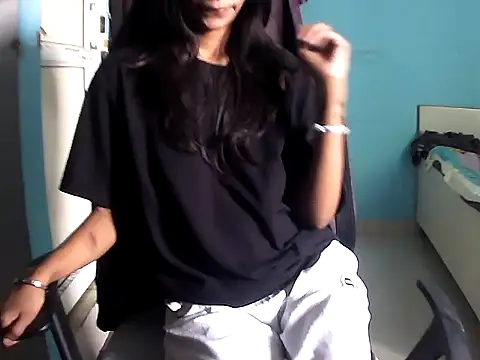 RENUKA RAJPUT online show from June 19, 2026, 7:25 am