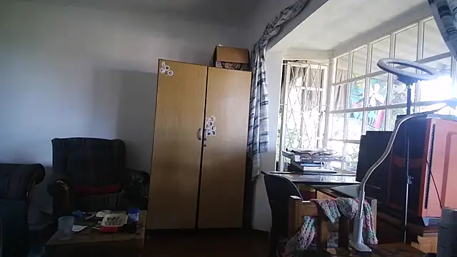 Snapshot of the_holy_t chatting on December 22, 2025, 9:09 am the holy t online show from December 22, 2025, 9:09 am