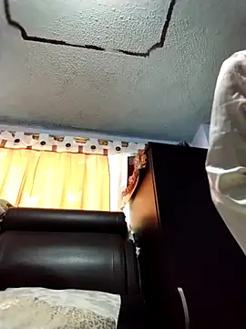 OliviaMorris1 online show from October 28, 2025, 2:49 pm