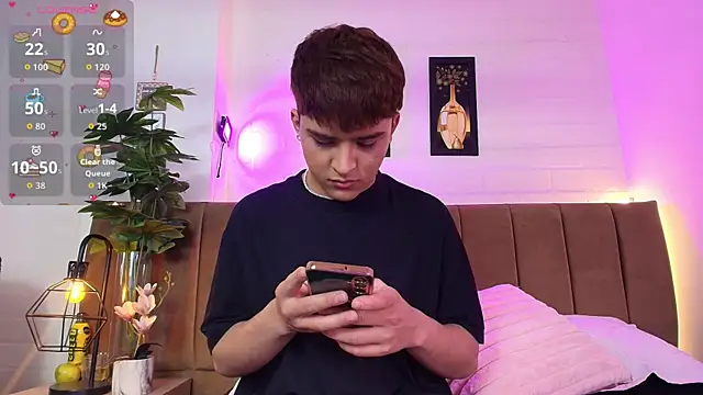 Snapshot of Lucass_love chatting on February 19, 2026, 3:03 am Lucass love online show from February 19, 2026, 3:03 am