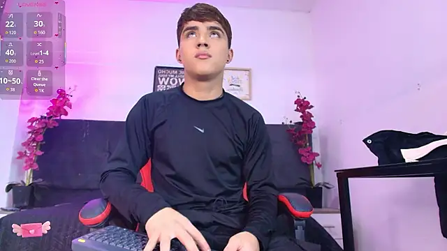 Snapshot of Lucass_love chatting on March 1, 2026, 3:28 am Lucass love online show from March 1, 2026, 3:28 am