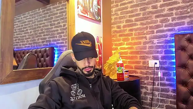 Snapshot of VinzenzRizzo chatting on November 5, 2025, 4:37 am VinzenzRizzo online show from November 5, 2025, 4:37 am