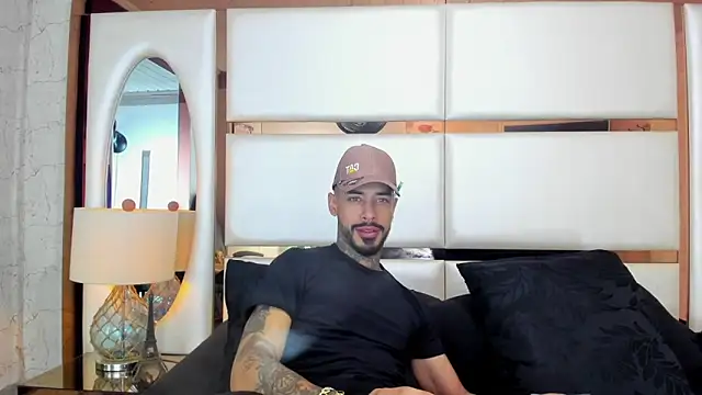 Snapshot of VinzenzRizzo chatting on October 22, 2025, 4:28 pm VinzenzRizzo online show from October 22, 2025, 4:28 pm