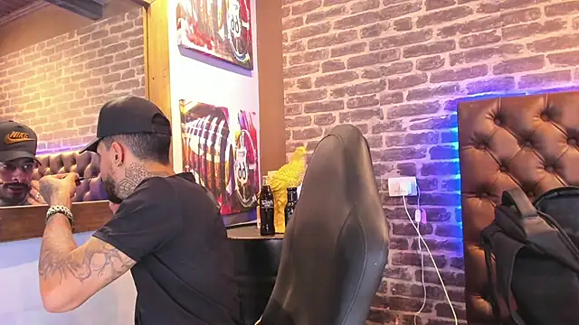 Snapshot of VinzenzRizzo chatting on October 20, 2025, 5:42 am VinzenzRizzo online show from October 20, 2025, 5:42 am