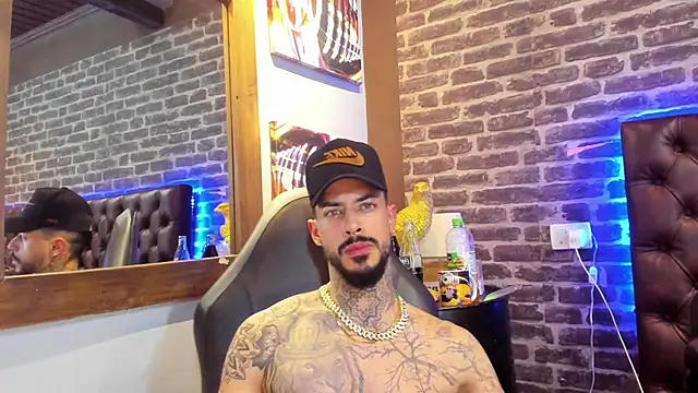 Snapshot of VinzenzRizzo chatting on November 23, 2025, 6:01 am VinzenzRizzo online show from November 23, 2025, 6:01 am