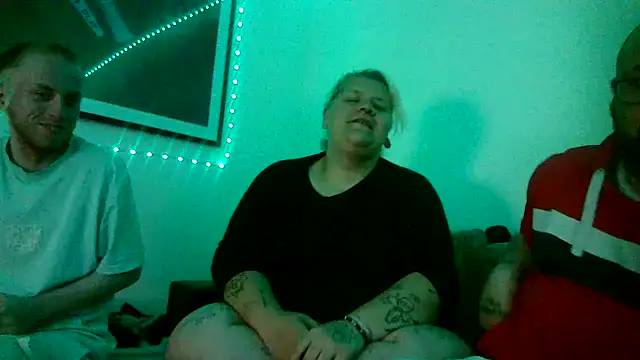 mrandmrsdarkside online show from April 21, 2026, 7:42 pm