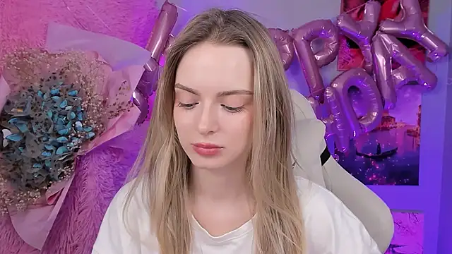 JuliaBrewwer online show from September 25, 2025, 12:00 pm