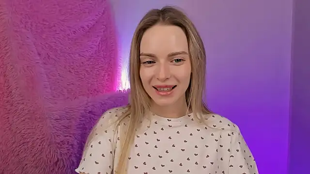 JuliaBrewwer online show from October 2, 2025, 5:05 pm