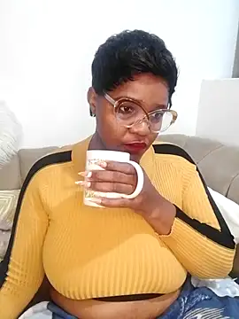 Snapshot of ChubbyBitch26 chatting on June 26, 2026, 10:48 pm ChubbyBitch26 online show from June 26, 2026, 10:48 pm