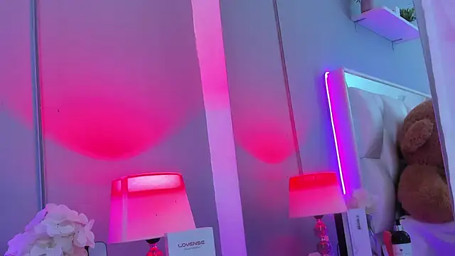 minnari online show from October 13, 2025, 5:47 pm