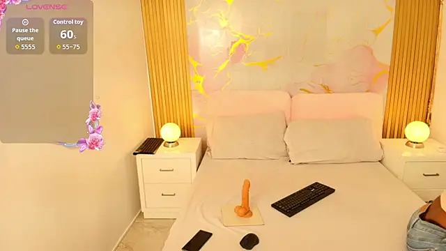 MayaBaker online show from September 11, 2025, 7:36 pm