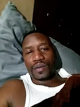 Thasdwn23 online show from May 7, 2026, 9:18 pm