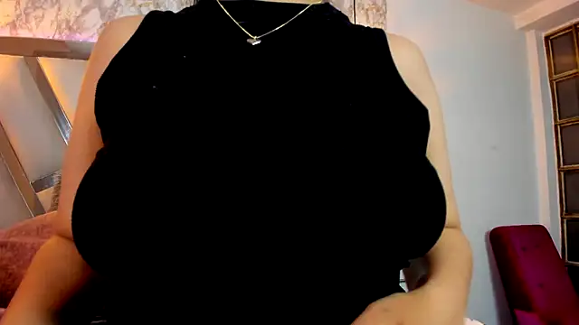 Aisha poweer online show from October 20, 2025, 2:02 am