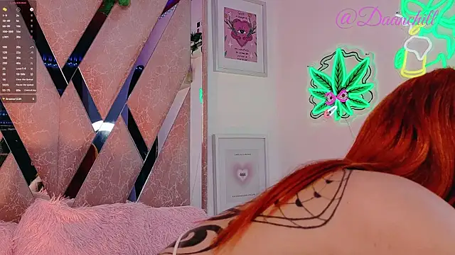 Snapshot of ScarlettRusso1 chatting on November 24, 2025, 6:52 pm ScarlettRusso1 online show from November 24, 2025, 6:52 pm