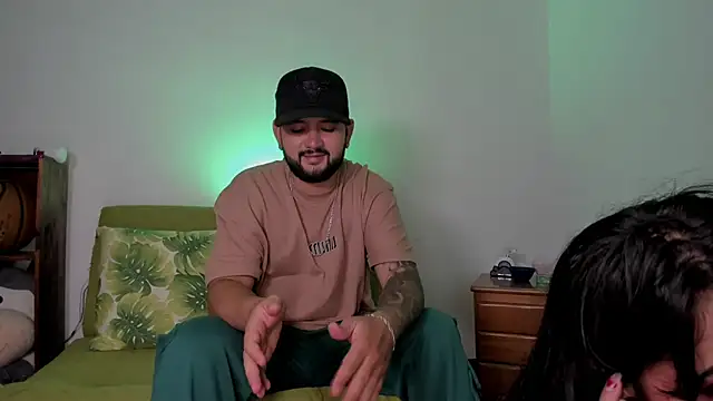 lola n apolo online show from October 13, 2025, 1:29 am