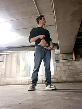 KalendaXL online show from December 22, 2025, 6:08 pm