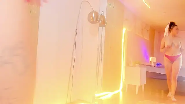 SofiaWhites online show from April 18, 2026, 8:38 am