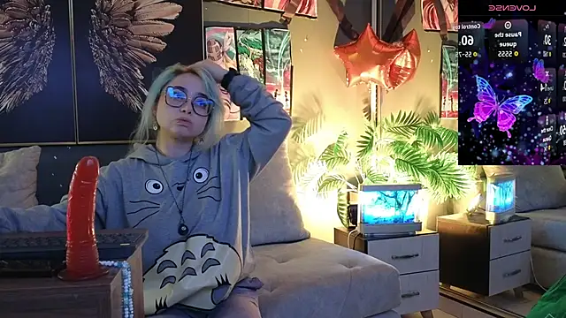 Mafecosecret online show from November 12, 2025, 1:32 am