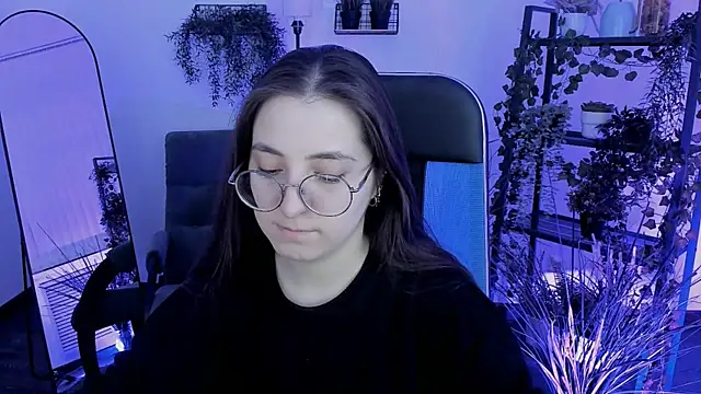 VirtuallVoyant online show from April 16, 2026, 7:25 pm