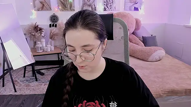 VirtuallVoyant online show from March 4, 2026, 7:27 am