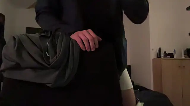 StudentBigD online show from April 14, 2026, 12:37 am