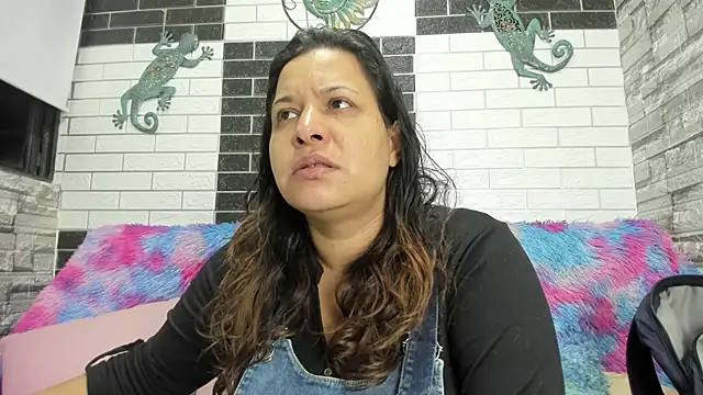 Snapshot of Sandra_Milf_love chatting on October 1, 2025, 3:11 am Sandra Milf love online show from October 1, 2025, 3:11 am